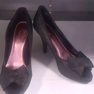 UNLISTED KENNETH COLE "NATURAL INSTINCT " WOMENS OPEN TOE PUMP HEEL SZ 9M